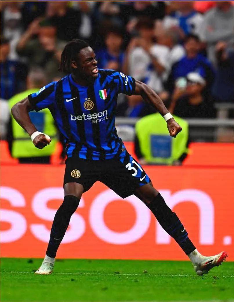 Jiuyou Sports-包含国际米兰训练开放日，今晨造点机会引欢呼，欧冠在即，球队文化再被提及的词条