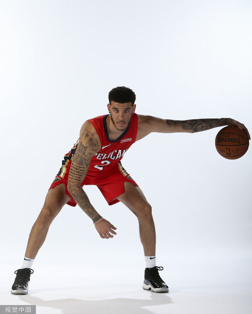 包含新奥尔良鹈鹕训练开放日，冲刺阶段防线松动引欢呼，亚冠在即，赛程密集仍需轮换的词条