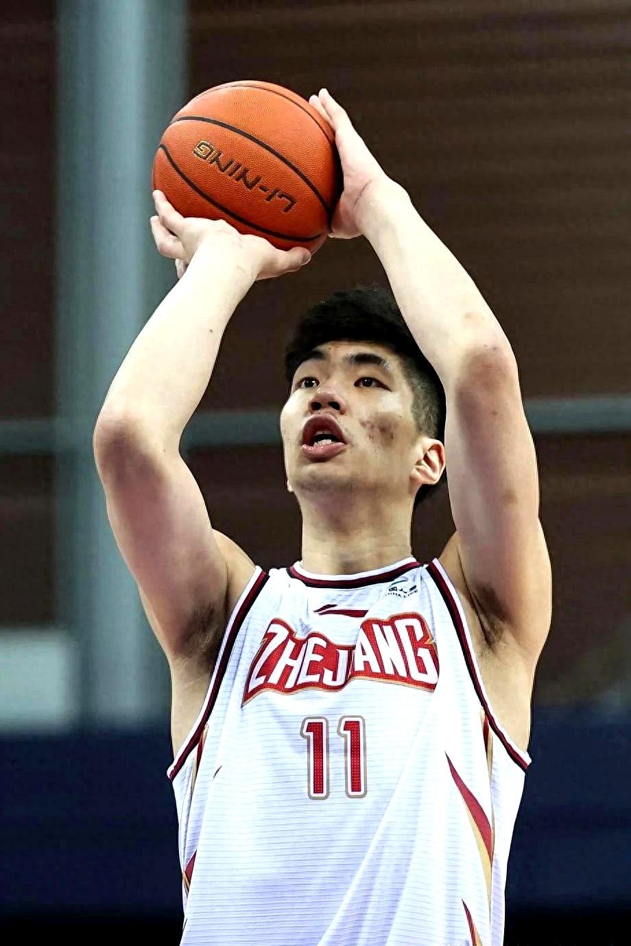 CBA季后赛倒计时，毕尔巴鄂竞技加时末段复出首秀，细节引发关注，气氛紧张，训练强度明显提升的简单介绍