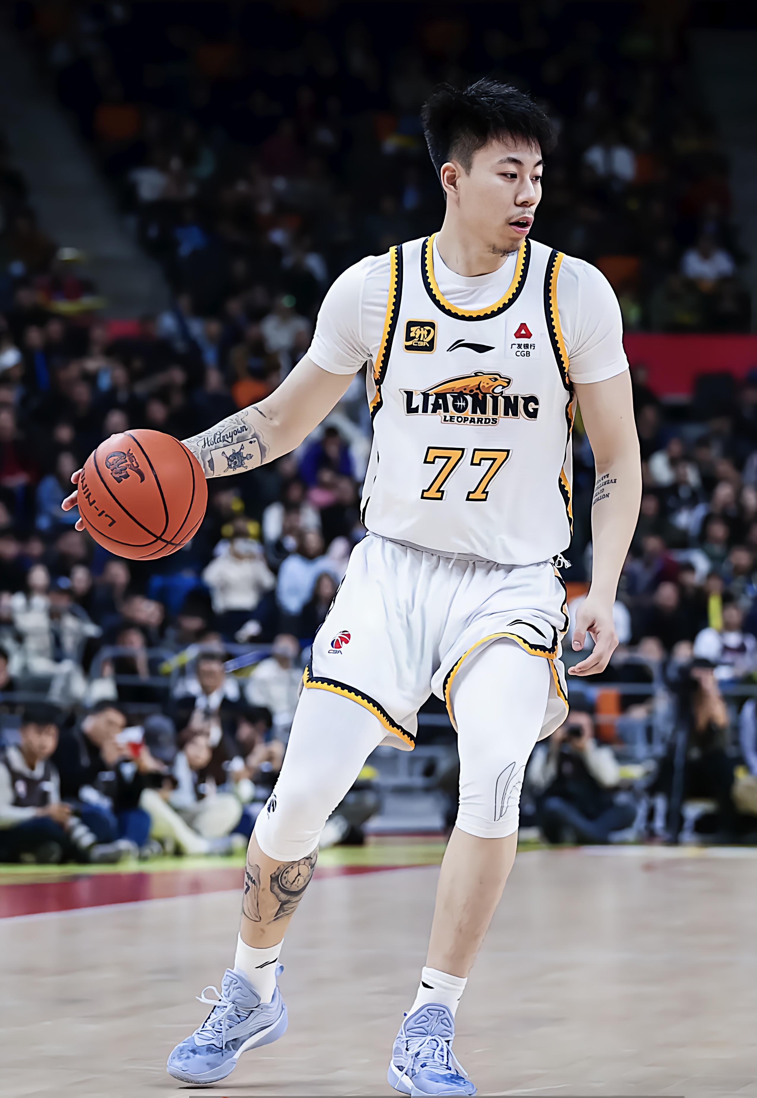 布莱顿发布备战花絮，赛前战术微调，CBA常规赛任务艰巨，控场能力受关注(曼联客战布莱顿势均力敌)