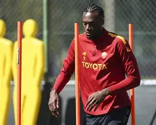 关于德甲倒计时；尤文图斯清晨复出首秀；细节引发关注；气氛紧张；数据趋势出现新变化的信息